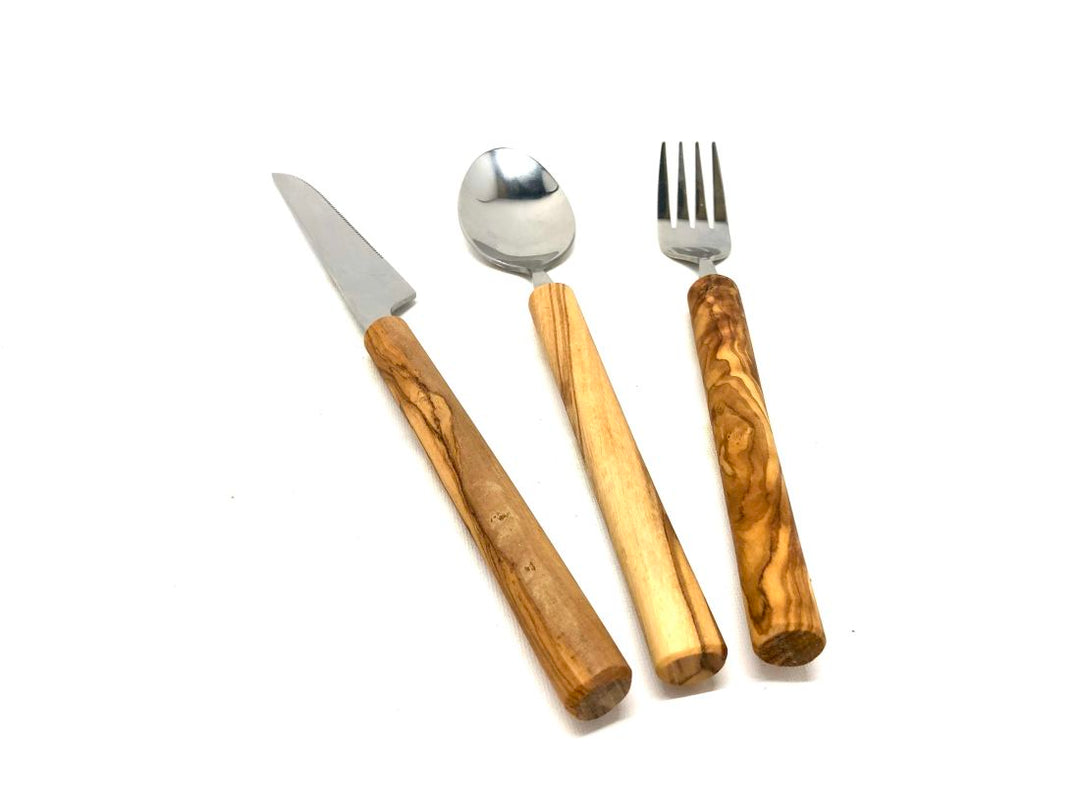 Exquisites Handgefertigtes Besteck-Set aus Edelstahl mit Olivenholzgriffen