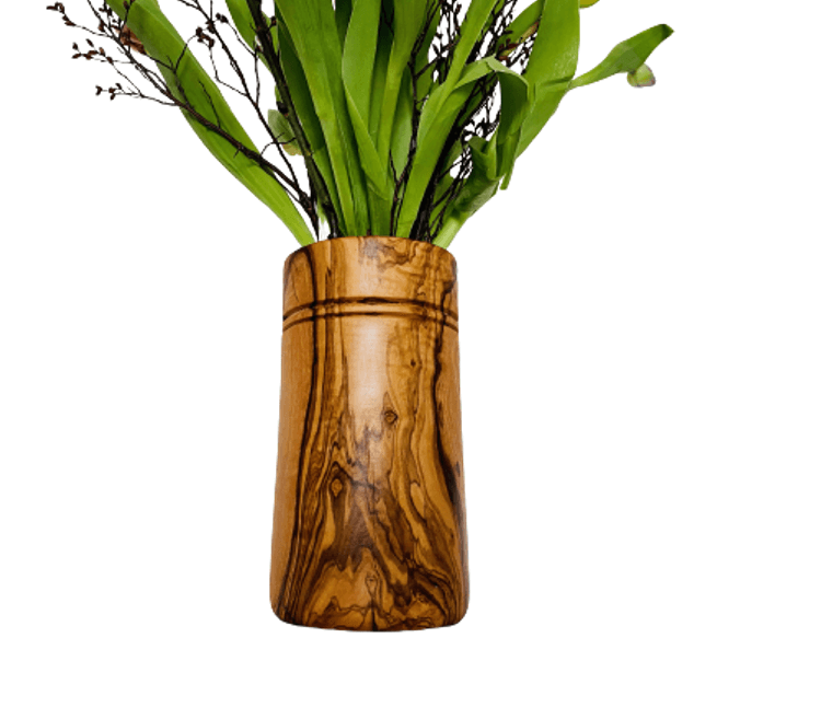 Schicke Blumenvase aus Olivenholz mit Blumenstrauß